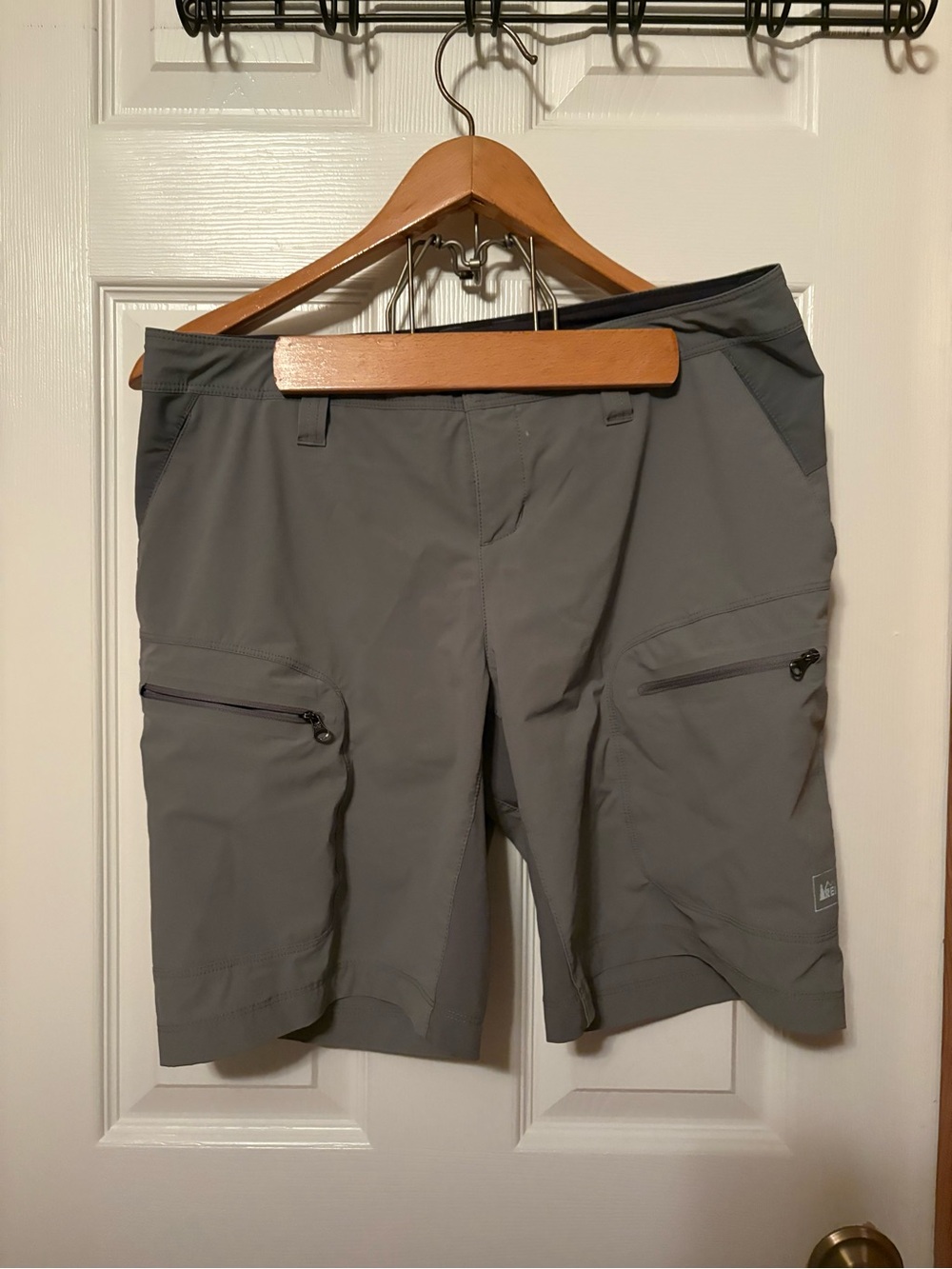 REI Women’s Hiking Cargo Shorts Gray Size 10 Stretch Outdoor